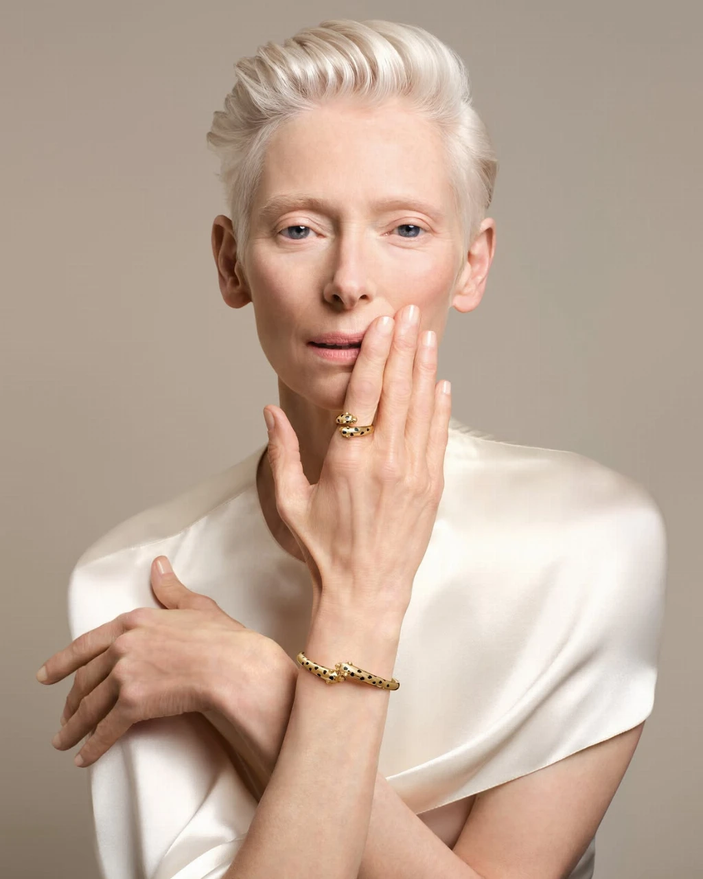 Тільда Свінтон стала новою глобальною амбасадоркою Cartier.
