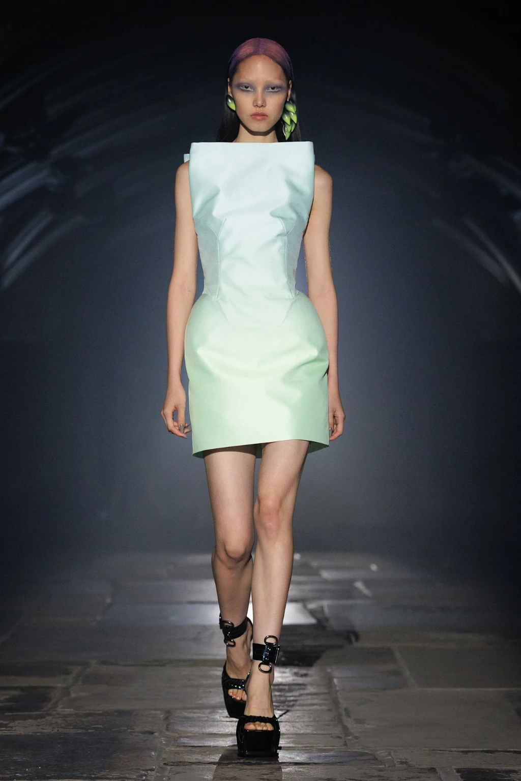 McQueen весна-літо 2027 McQueen весна-літо 2027