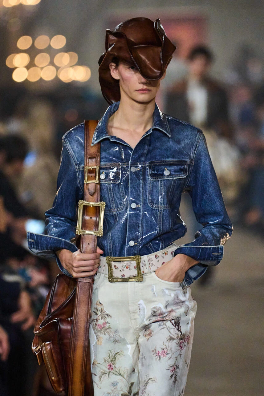Сучасна Марія-Антуанетта: якою вийшла нова колекція Acne Studios весна-літо 2027