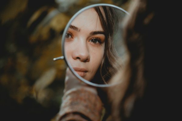 Як очистити пори носа: сальні нитки, комедони й безпечний догляд — Контекст, техніка та практичні нюанси